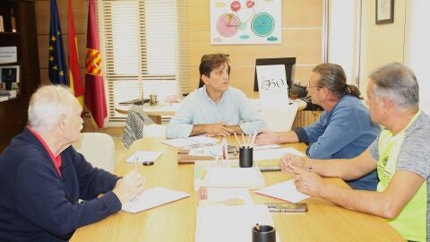 Reuni&oacute;n de la Asociaci&oacute;n Murta Casella con el alcalde de Alzira
