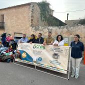 El Ayuntamiento de Monóvar y el Consorcio Crea implantan la recogida separada de residuos textiles en El Xinorlet.