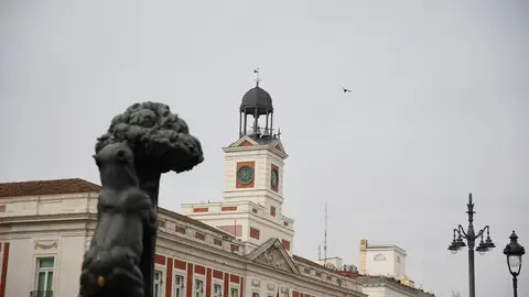 Qué pasa con la Real Casa de Correos: el enfrentamiento entre Gobierno y Comunidad de Madrid que viene de lejos