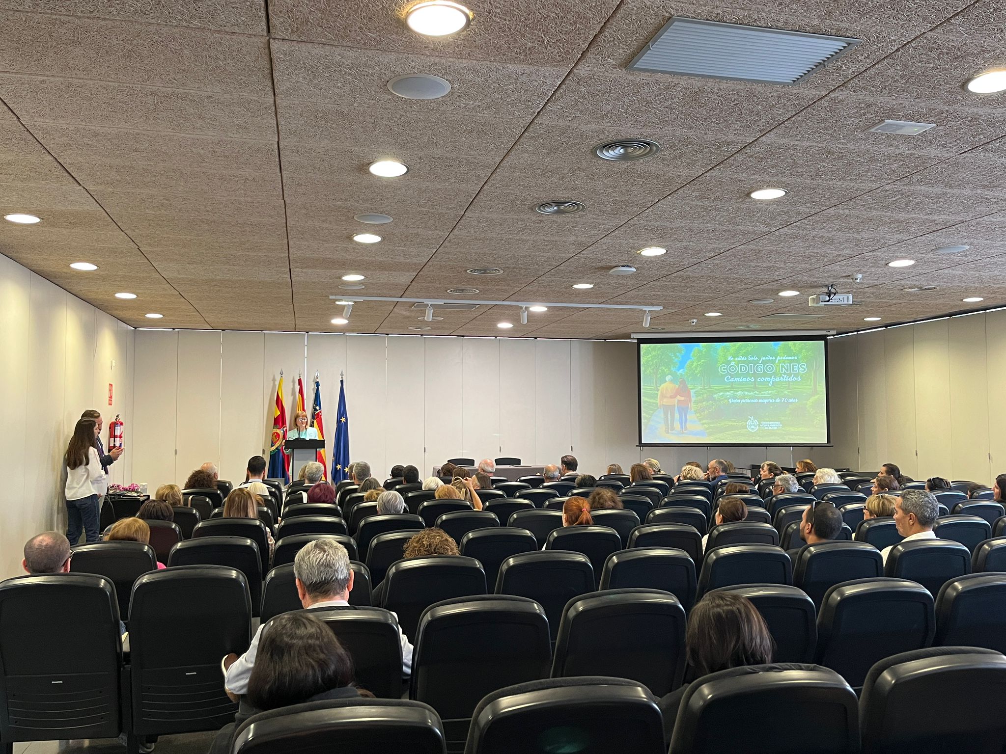 Elche pone en marcha un programa pionero de acompañamiento mayores de 70 años en situación de soledad no deseada Elche pone en marcha un programa pionero de acompañamiento mayores de 70 años en situación de soledad no deseada