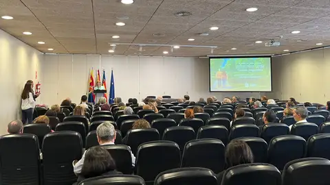 Presentación en Elche del nuevo programa de acompañamiento mayores de 70 años en situación de soledad no deseada. Presentación en Elche del nuevo programa de acompañamiento mayores de 70 años en situación de soledad no deseada.