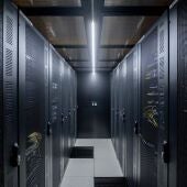 Servidores de datos durante una jornada de puertas abiertas al centro de datos Digital Realty, a 22 de marzo de 2023, en Madrid (España). 