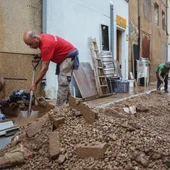 Tasques de neteja després dels desperfectes causats pels aiguats. Tasques de neteja després dels desperfectes causats pels aiguats.
