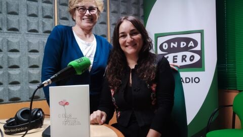 A nosa cita quincenal co colectivo pontevedr&eacute;s &ldquo;De Vella a Bella&rdquo; trae hoxe a visita de Baia Fern&aacute;ndez en compa&ntilde;&iacute;a de Ana Santos para presentar o seu libro &ldquo;O Faiado Das Papoulas&rdquo;. 