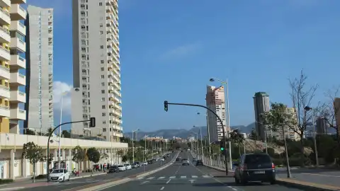 Benidorm adjudica el contrato para implantar la red de agua regenerada en Poniente con una inversión de 384.000 euros Benidorm adjudica el contrato para implantar la red de agua regenerada en Poniente con una inversión de 384.000 euros