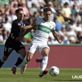 Adrià Pedrosa, en una acción del Elche-Celta de Vigo.