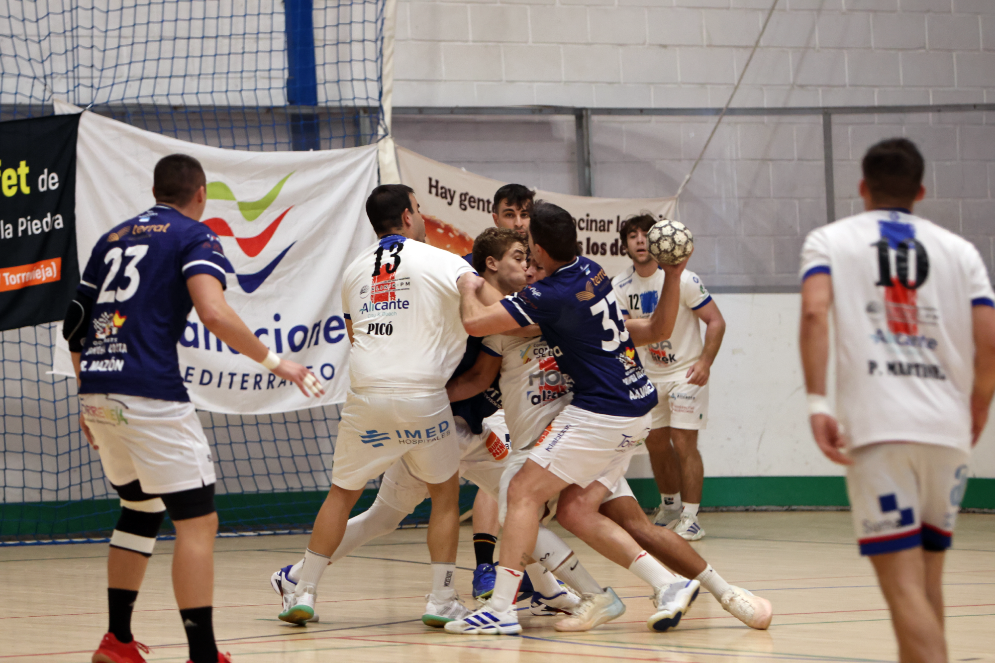 El Mare Nostrum Torrevieja vuelve a perder en la 1ª Nacional de Balonmano El Mare Nostrum Torrevieja vuelve a perder en la 1ª Nacional de Balonmano