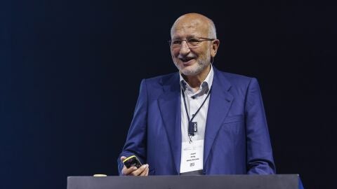 El presidente de Mercadona, Juan Roig, durante el congreso de la asociaci&oacute;n de fabricantes y distribuidores AECOC, 