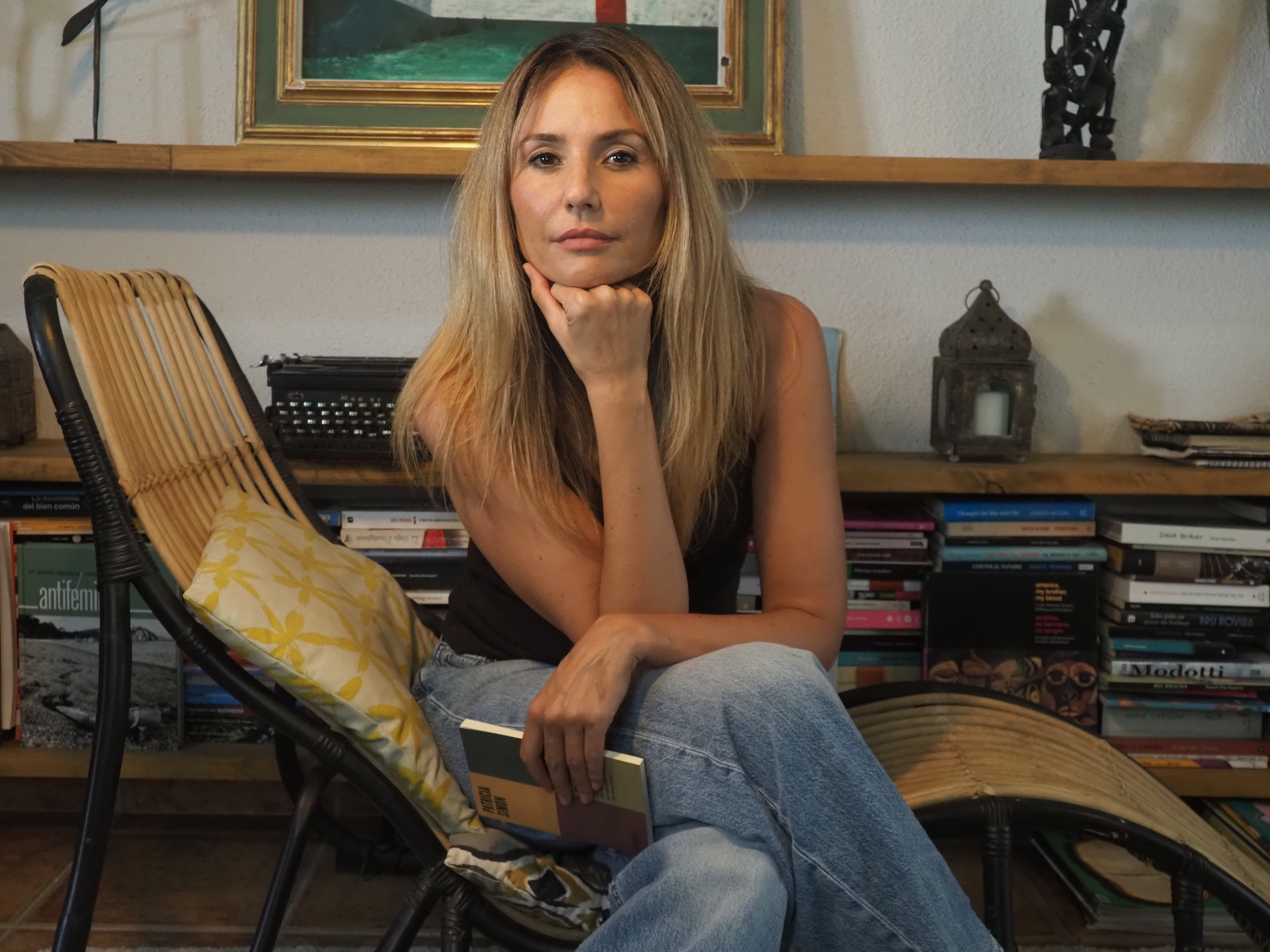 “Narrar el abismo” de Patricia Simon reflexiona sobre el paper dels periodistes en situaciones de crisis humanitàries. “Narrar el abismo” de Patricia Simon reflexiona sobre el paper dels periodistes en situaciones de crisis humanitàries.