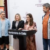 Gloria Bazán en rueda de prensa