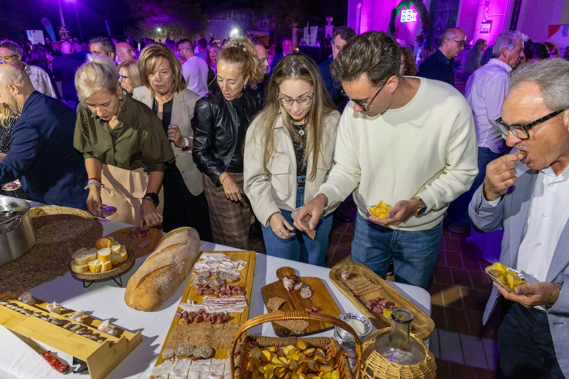 Streetfood Market, Tapas con Historia y GastroPilar destacan en el calendario gastronómico del fin de semana en la Vega Baja Streetfood Market, Tapas con Historia y GastroPilar destacan en el calendario gastronómico del fin de semana en la Vega Baja