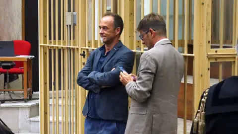 Citan a Juana Rivas y su hijo mayor en el juicio contra Arcuri por maltrato