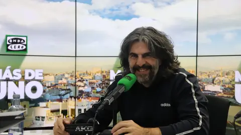 JJ Vaquero presenta su nueva película 'Sujétame el cubata', una historia real sobre un bar de monólogos que él mismo regentó
