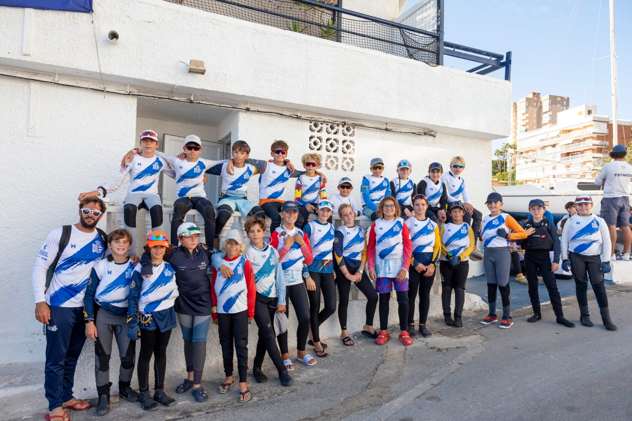 Izan Rogel del RCNT, campeón absoluto en la Regata Autonómica de Campoamor. El equipo Optimist logra 4 oros, 2 platas y 2 bronces Izan Rogel del RCNT, campeón absoluto en la Regata Autonómica de Campoamor. El equipo Optimist logra 4 oros, 2 platas y 2 bronces