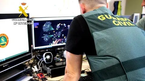 La Guardia Civil de Cantabria detiene a 30 personas por ciberestafas que han alcanzado los casi 90.000 euros