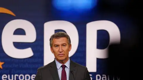El líder nacional del PP cree que los presidentes de Aragón y Extremadura deben decidir si adelantan las elecciones El líder nacional del PP cree que los presidentes de Aragón y Extremadura deben decidir si adelantan las elecciones