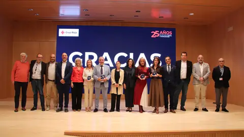 Foto de familia del aniversario en Patio de la Infanta de Ibercaja Foto de familia del aniversario en Patio de la Infanta de Ibercaja