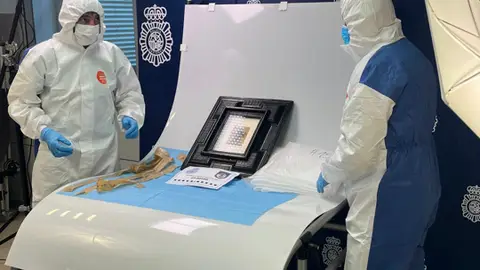 Imagen de la Policía con el cuadro de Picasso que se creía robado La Policía confirma que el cuadro encontrado en Madrid es el Picasso desaparecido