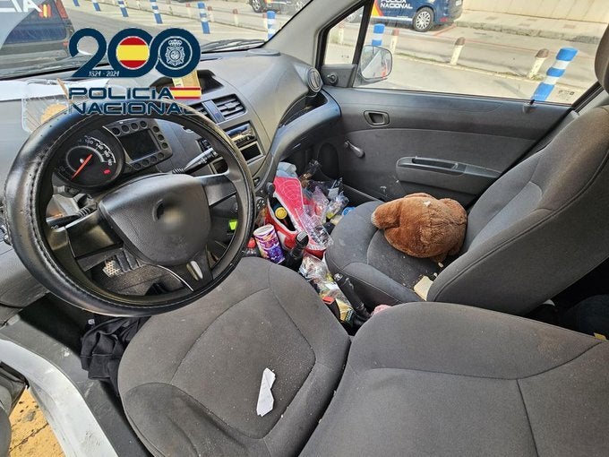 Liberan en Málaga a una madre y sus dos hijos tras vivir 13 días secuestrados en un coche por su expareja Liberan en Málaga a una madre y sus dos hijos tras vivir 13 días secuestrados en un coche por su expareja