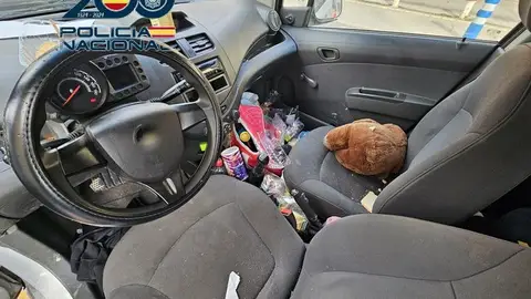 Liberan en Málaga a una madre y a sus dos hijos tras vivir 13 días secuestrados en un coche Liberan en Málaga a una madre y a sus dos hijos tras vivir 13 días secuestrados en un coche
