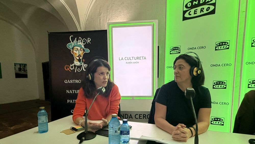Rosa Belmonte con la vicepresidenta de la Diputación de Aragón, María Jesús Pelayo