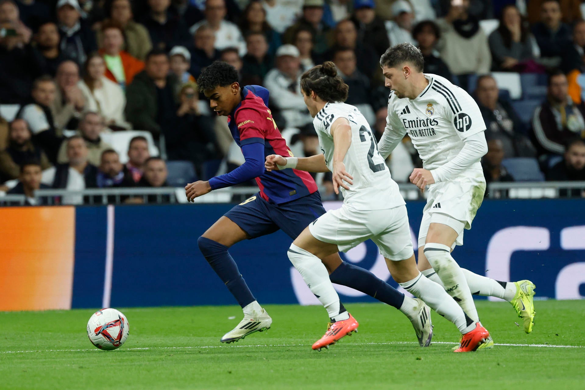 Alineaciones confirmadas de Real Madrid y Barça: Xabi Alonso sorprende con su once para el Clásico Alineaciones confirmadas de Real Madrid y Barça: Xabi Alonso sorprende con su once para el Clásico