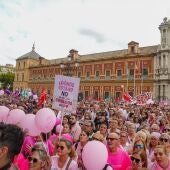 Manifestación frente a Sn Telmo (Sevilla) por los errores en los cribados en el cáncer de mama