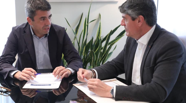 El presidente de la Generalitat, Carlos Mazón, visita Villajoyosa para la firma del convenio de promoción de ‘La Vila Gastronòmica’ El presidente de la Generalitat, Carlos Mazón, visita Villajoyosa para la firma del convenio de promoción de ‘La Vila Gastronòmica’