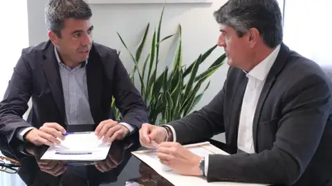 El presidente de la Generalitat, Carlos Mazón, visita Villajoyosa para la firma del convenio de promoción de ‘La Vila Gastronòmica’ El presidente de la Generalitat, Carlos Mazón, visita Villajoyosa para la firma del convenio de promoción de ‘La Vila Gastronòmica’