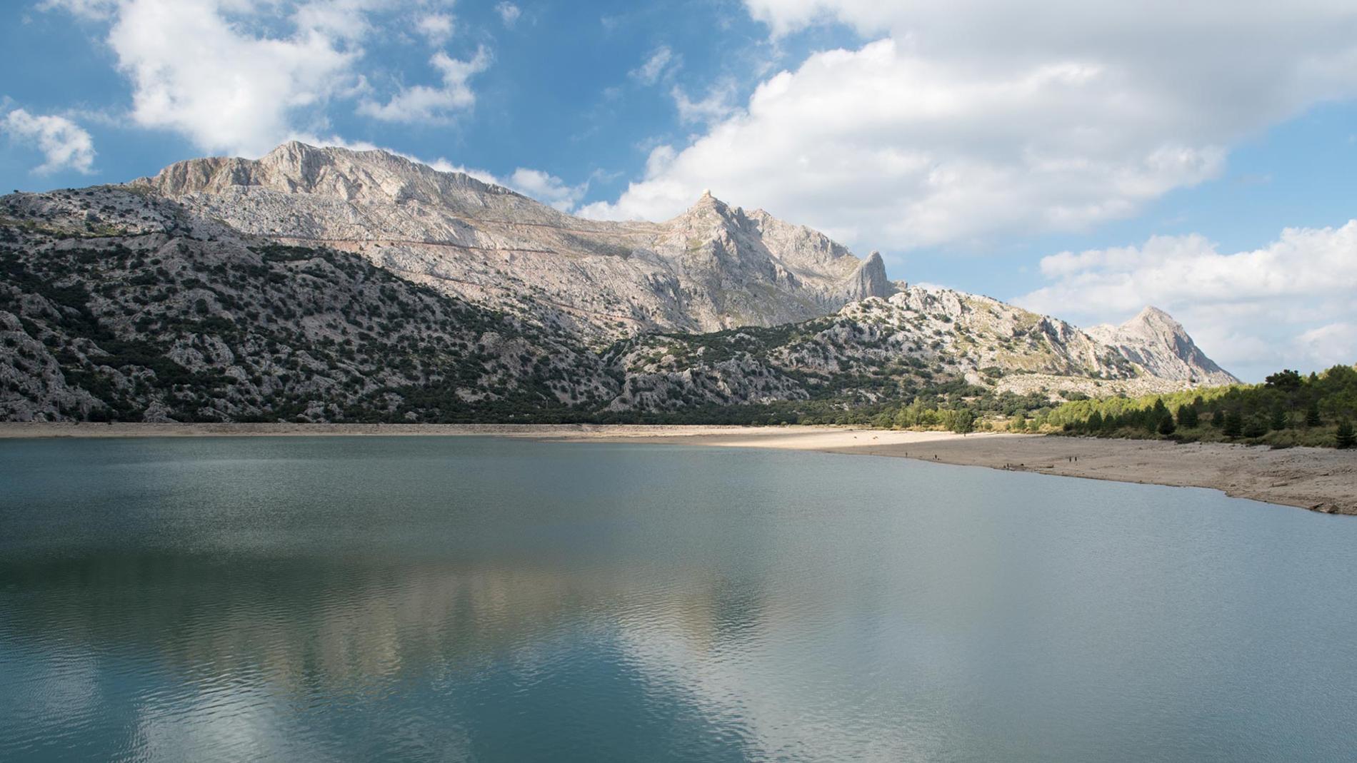 El 10% del agua de los embalses se pierde por la evaporación El 10% del agua de los embalses se pierde por la evaporación