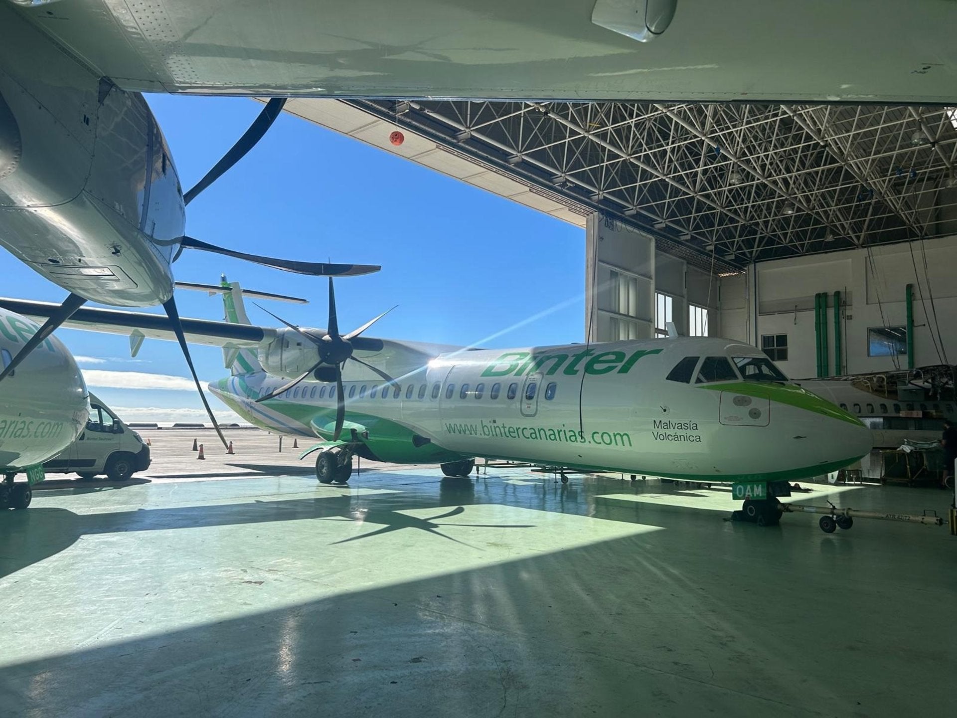 La aerolínea Binter pone en marcha vuelos directos de Badajoz a Tenerife tras los buenos datos de la ruta a Gran Canaria La aerolínea Binter pone en marcha vuelos directos de Badajoz a Tenerife tras los buenos datos de la ruta a Gran Canaria