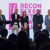 Entrega del premio del MUVIM a la Biblioteca de Algemesí
