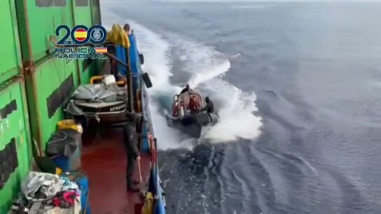 Los GEO interceptan 4.000 kilos de coca&iacute;na en un carguero frente a Canarias