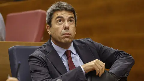 El presidente de la Generalitat valenciana, Carlos Mazón, en una sesión de control en Les Corts El presidente de la Generalitat valenciana, Carlos Mazón, en una sesión de control en Les Corts