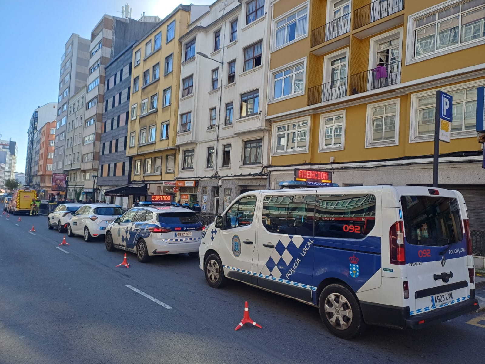 Operativo municipal y de la Policía Local de A Coruña en el 137 de la Ronda de Outeiro Operativo municipal y de la Policía Local de A Coruña en el 137 de la Ronda de Outeiro