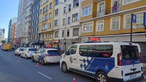 Operativo de la Policía Local de A Coruña en el 137 de la Ronda de Outeiro Operativo de la Policía Local de A Coruña en el 137 de la Ronda de Outeiro