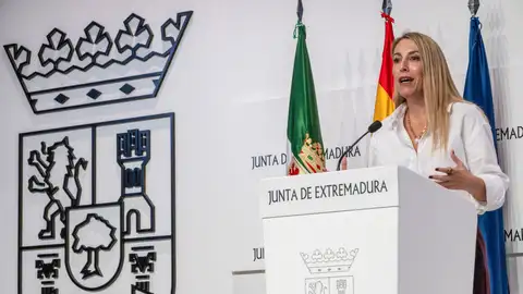 La presidenta de la Junta de Extremadura, María Guardiola, La presidenta de la Junta de Extremadura, María Guardiola,