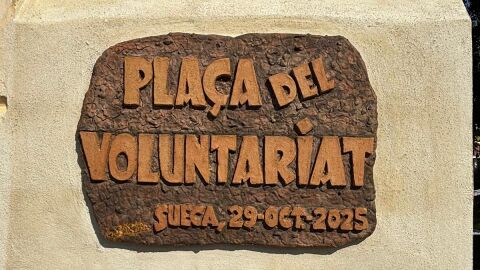 Placa de la Plaza del Voluntariado en Sueca
