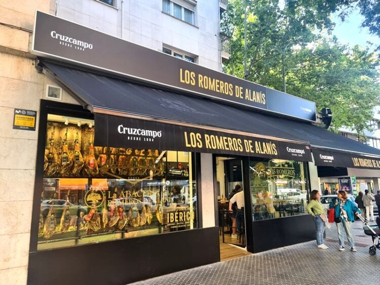 Los Romeros de Alanís abren un nuevo establecimiento en la avenida de Luis Montoto Los Romeros de Alanís abren un nuevo establecimiento en la avenida de Luis Montoto