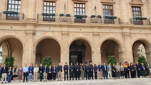 Diputación y ayuntamientos de toda la provincia convocan minuto de silencio por el aniversario de la Dana Diputación y ayuntamientos de toda la provincia convocan minuto de silencio por el aniversario de la Dana