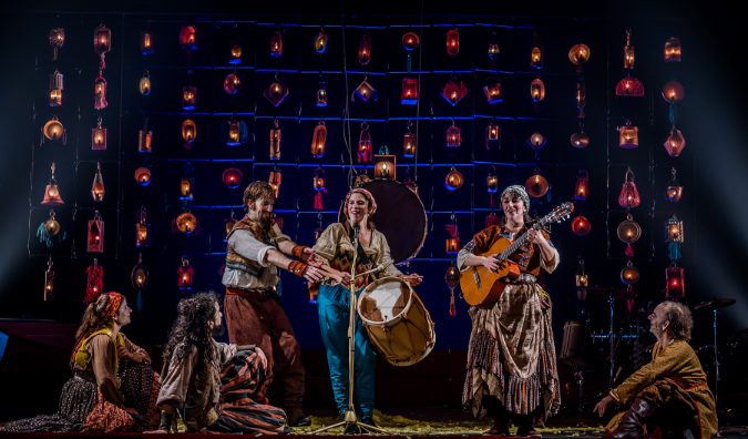 El espectáculo FARRA llega a Villajoyosa este domingo El espectáculo FARRA llega a Villajoyosa este domingo