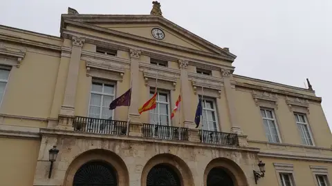 TSYSTEMS justifica la suspensión del servicio que prestaba al Ayuntamiento de Palencia .