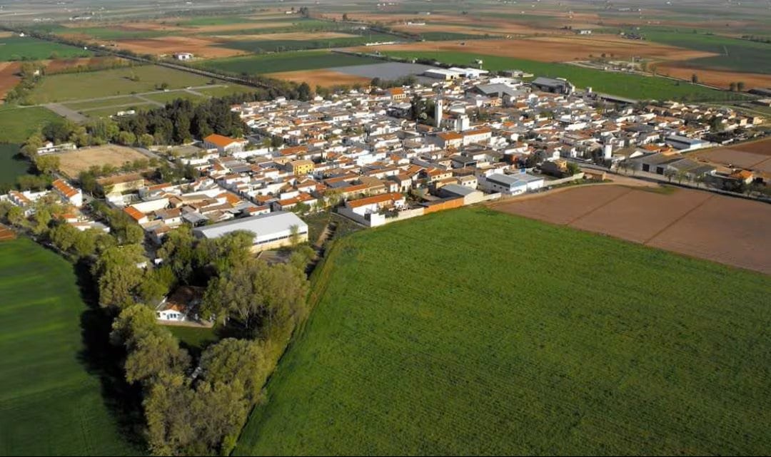 En Llanos del Caudillo preocupación entre vecinos por la tramitación de una planta de biometano En Llanos del Caudillo preocupación entre vecinos por la tramitación de una planta de biometano