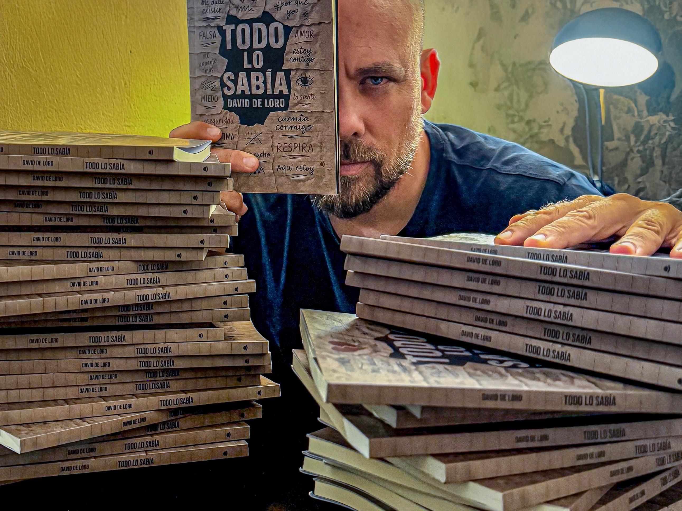 El fotógrafo y cineasta David de Loro presenta 'Todo lo sabía', su primer trabajo literario El fotógrafo y cineasta David de Loro presenta 'Todo lo sabía', su primer trabajo literario