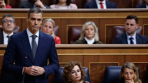 El presidente del Gobierno, Pedro Sánchez, interviene en la sesión de control al Gobierno celebrada este miércoles en el Congreso. El presidente del Gobierno, Pedro Sánchez, interviene en la sesión de control al Gobierno celebrada este miércoles en el Congreso./ EFE/Javier Lizón
