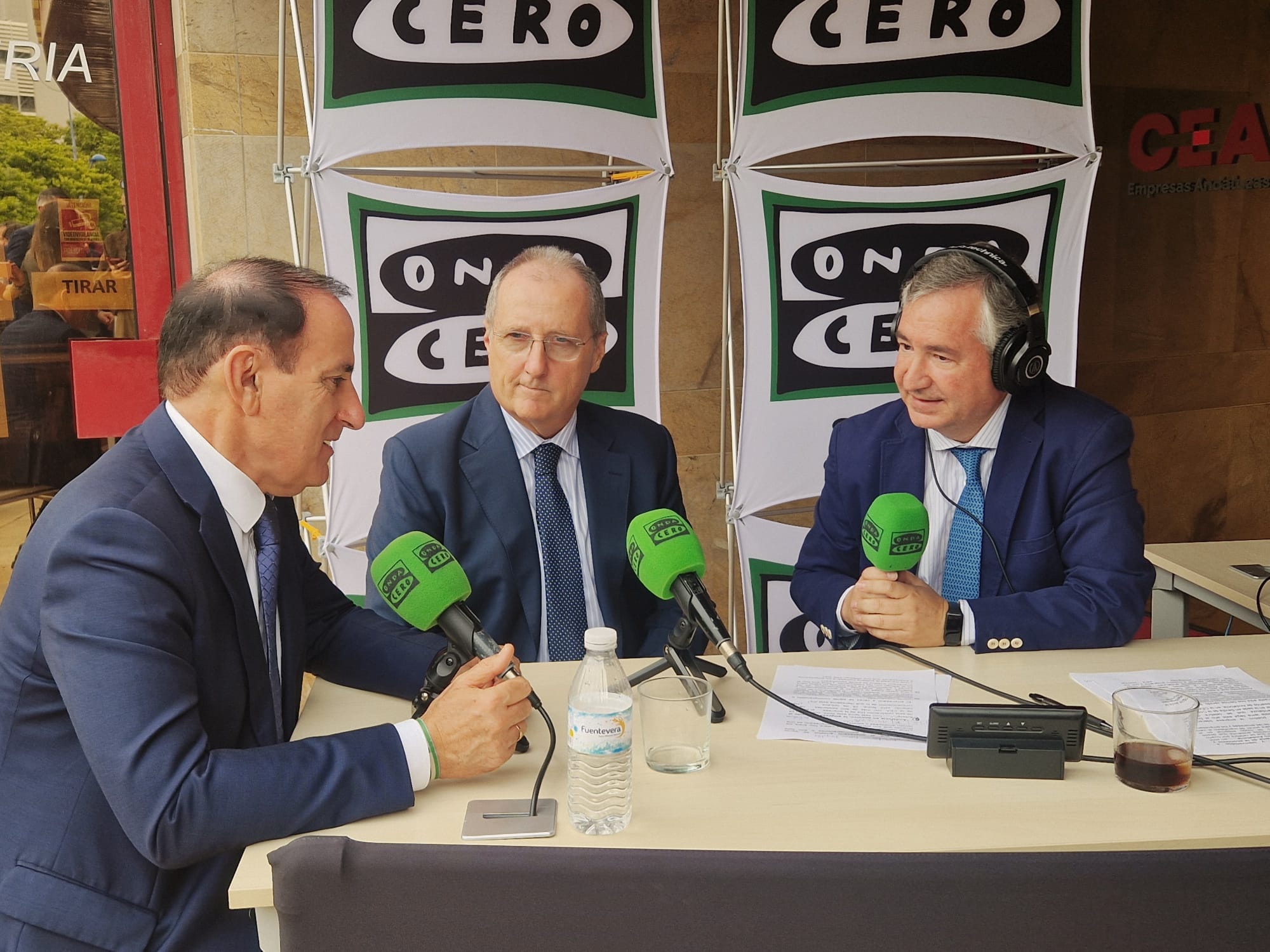 “Andalucía Capital” de Onda Cero emite un especial desde la sede de la CEA con motivo del IV Día de la Empresa en Andalucía “Andalucía Capital” de Onda Cero emite un especial desde la sede de la CEA con motivo del IV Día de la Empresa en Andalucía
