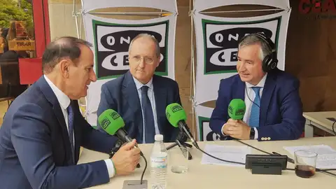 “Andalucía Capital” de Onda Cero emite un especial desde la sede de la CEA con motivo del IV Día de la Empresa en Andalucía “Andalucía Capital” de Onda Cero emite un especial desde la sede de la CEA con motivo del IV Día de la Empresa en Andalucía