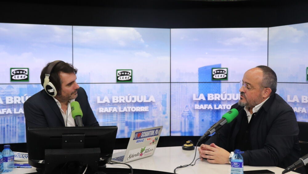 Alejandro Fernández durante la entrevista
