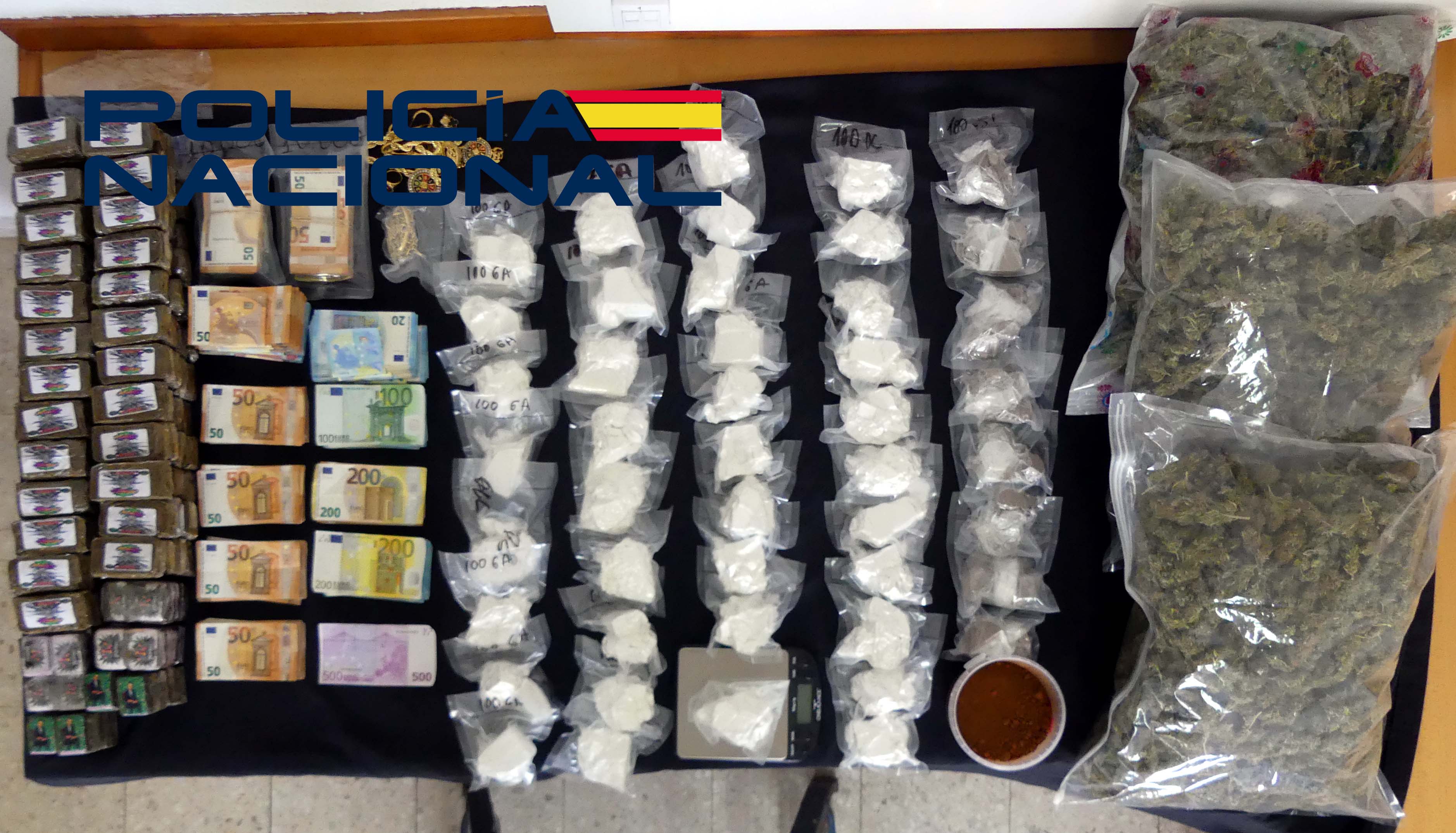 Policía Nacional desarticula una organización dedicada al tráfico de droga que distribuía a vendedores locales y portugueses Policía Nacional desarticula una organización dedicada al tráfico de droga que distribuía a vendedores locales y portugueses