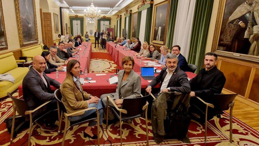 Reuni&oacute;n de la mesa de trabajo del vial de Jove en Gij&oacute;n